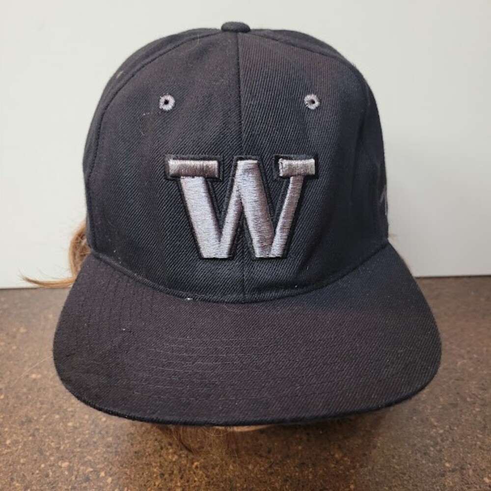 University of Washington Huskies Dawgs Snapback Hat Cap Zephyr Black